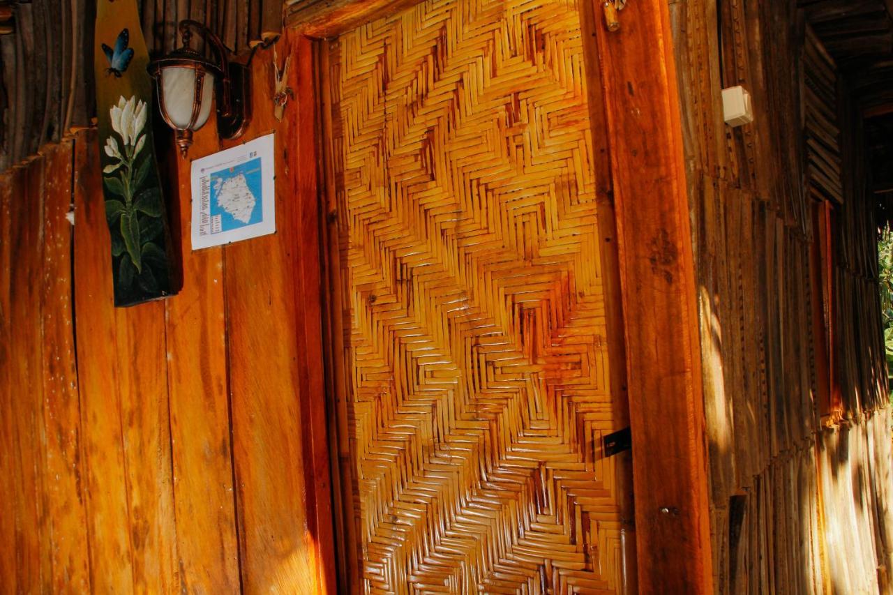 Nyuh Bengkok Tree House Hotel Batununggul Buitenkant foto