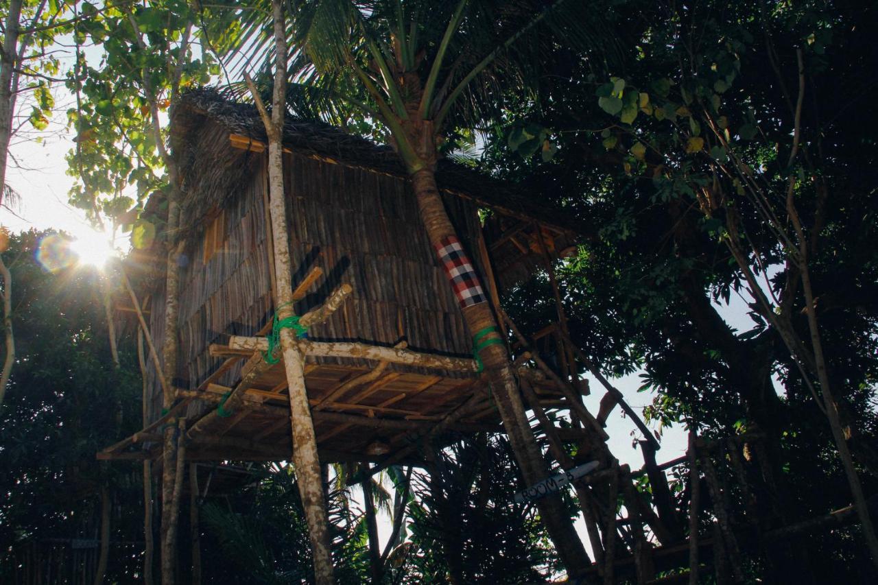 Nyuh Bengkok Tree House Hotel Batununggul Buitenkant foto