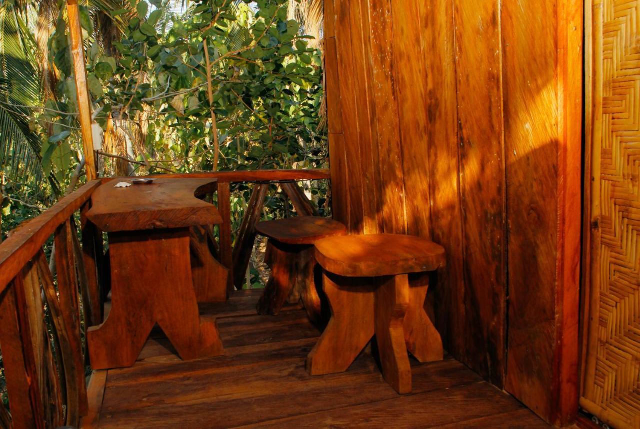 Nyuh Bengkok Tree House Hotel Batununggul Buitenkant foto