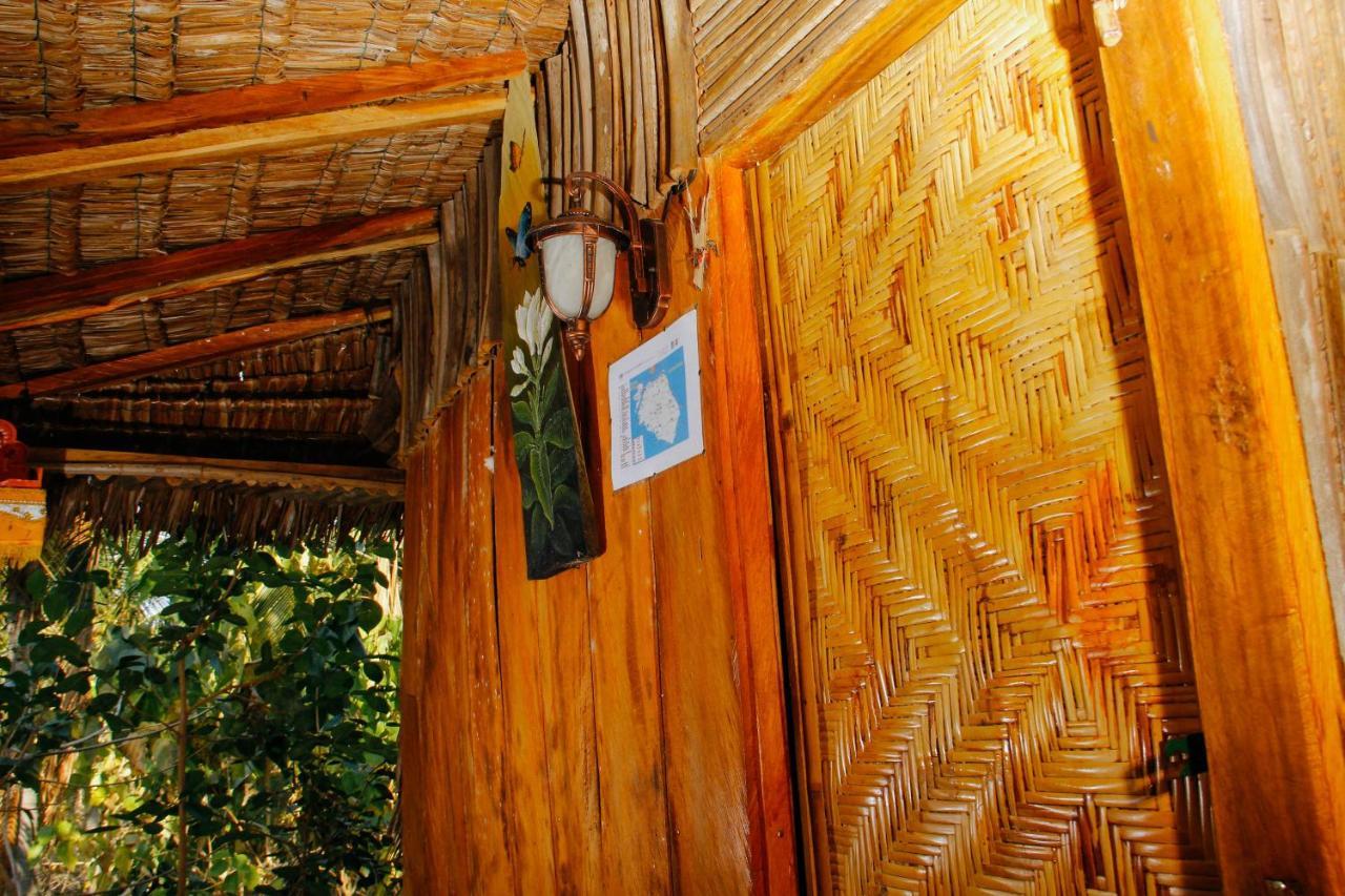 Nyuh Bengkok Tree House Hotel Batununggul Buitenkant foto
